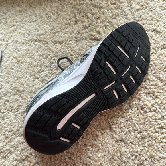 Asics - Picture 4 of 5